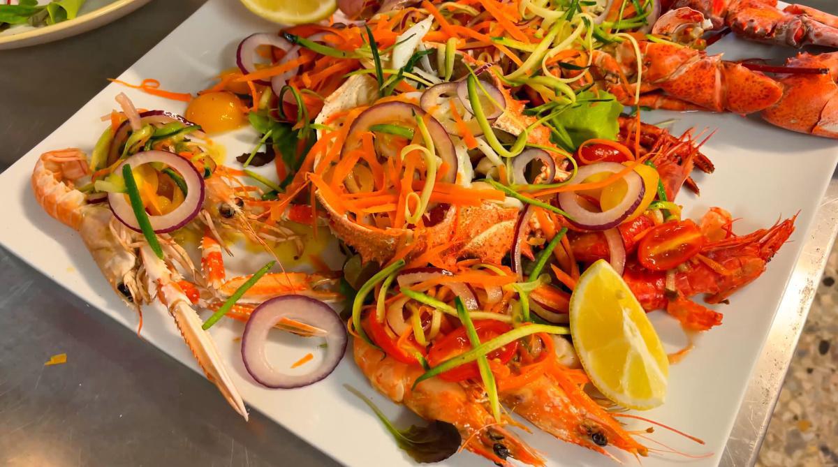 Un coast to coast sull'onda del buon cibo Un coast to coast sull'onda del buon cibo