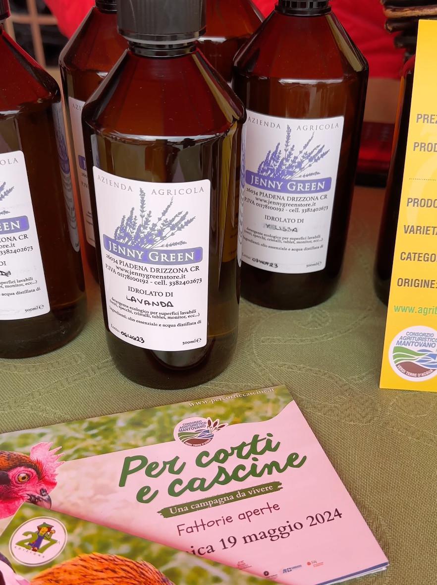 Per Corti e Cascine: la Lavanda di Jenny Green Per Corti e Cascine: la Lavanda di Jenny Green