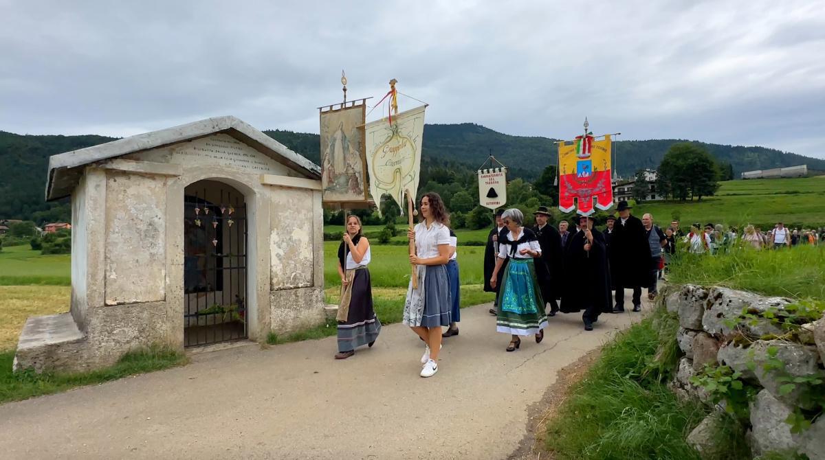 La meravigliosa storia del cero cimbro per Santa Margherita La meravigliosa storia del cero cimbro per Santa Margherita