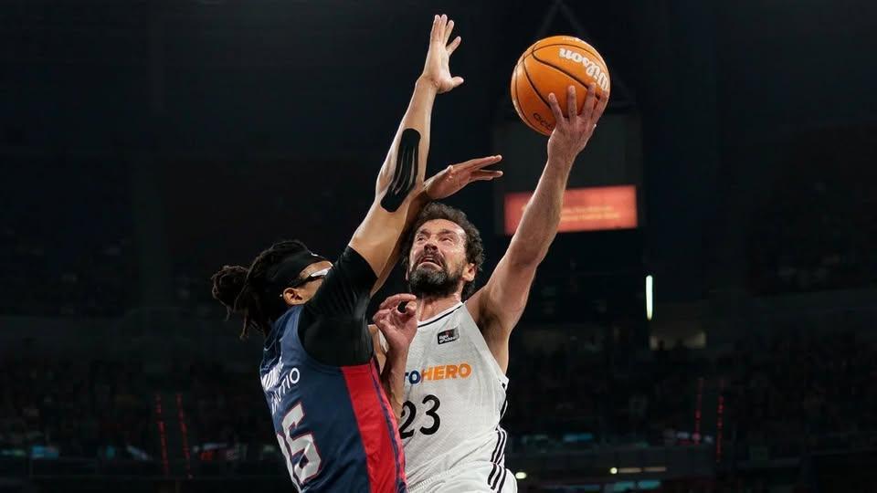 A semifinales de la Liga 103-112