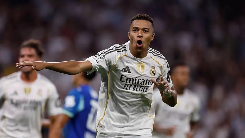 El Madrid remonta en el estreno de la Champions 2-1