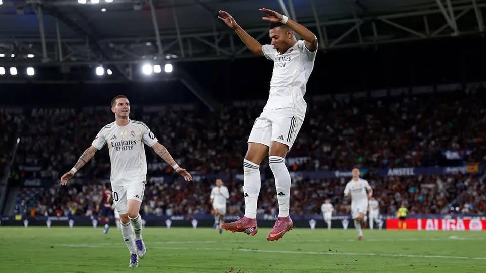 El líder golea y aumenta su pleno de victorias 1-4