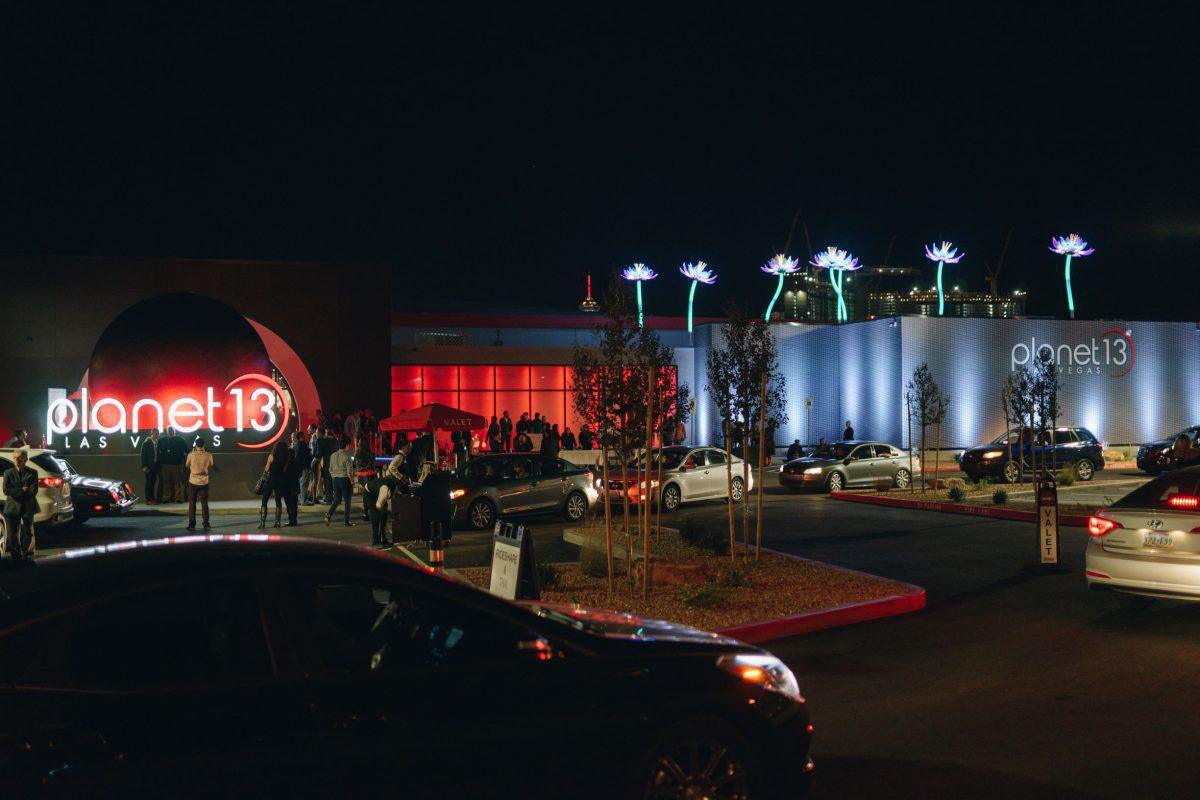 Learn how to get STACKED Kickbacks at Planet 13! P13 is now paying rideshare $15 per drop again!