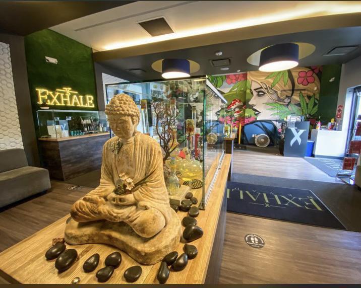 Hey Vegas Drivers looking for a little extra $$ jingle in your pocket this weekend? Exhale Dispensary is offering all weekend long $20 Rideshare/Taxis and $25 for Limos/Shuttles! Located at 4310 W. Flamingo Rd. across from Palms Place.