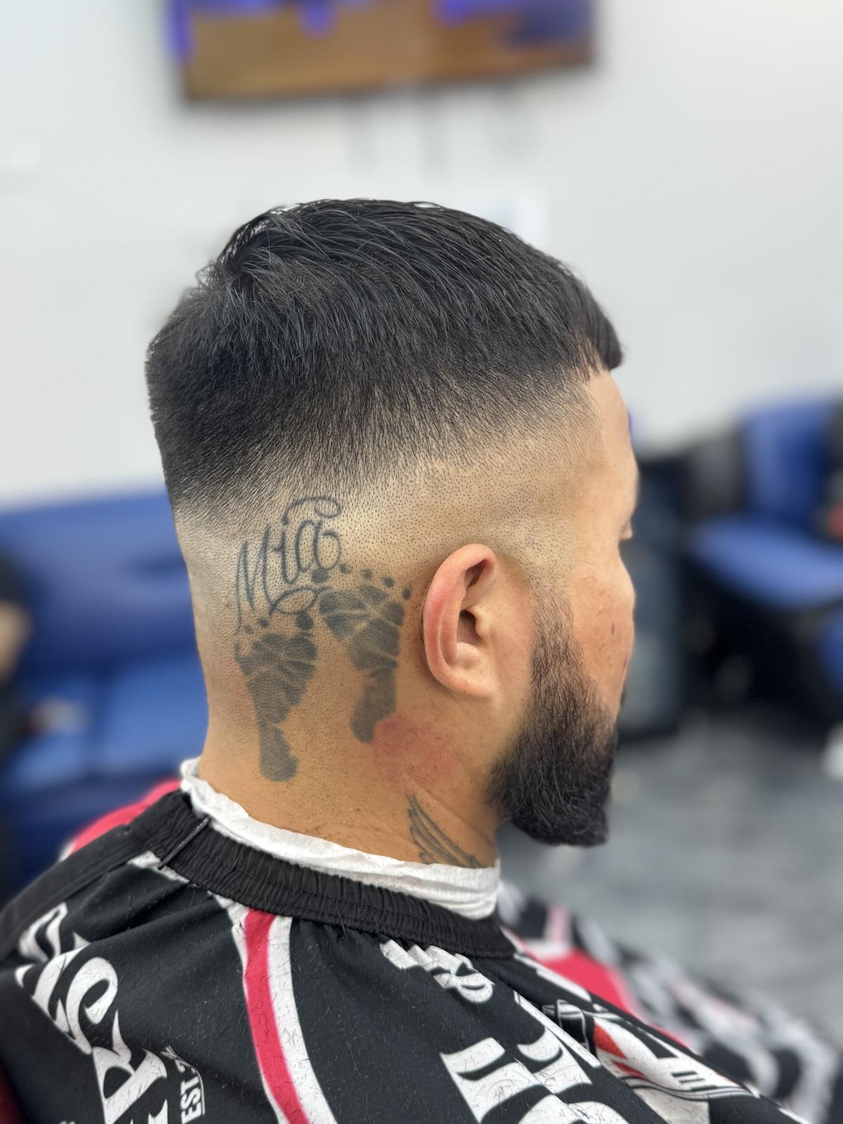 NEW DRIVER KICKBACK 💈 $10 CASH PER DROP Bring your passengers to Fade Away Barbershop in Las Vegas Chinatown, minutes from the Strip. Walk-ins welcome, open 7 days & until Midnight on Fri/Sat. Get $10 cash for every qualified customer you bring in