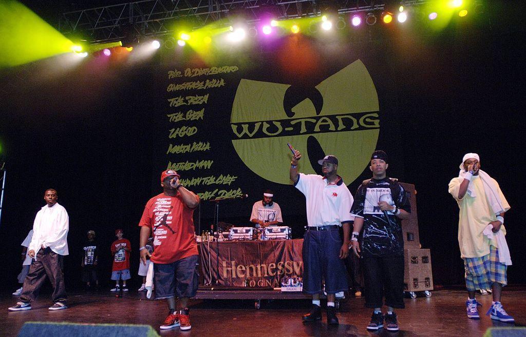 Stacked weekend in Vegas: Metallica at Sphere, Wu-Tang, Raiders vs Chiefs Sunday. See where the crowds are.