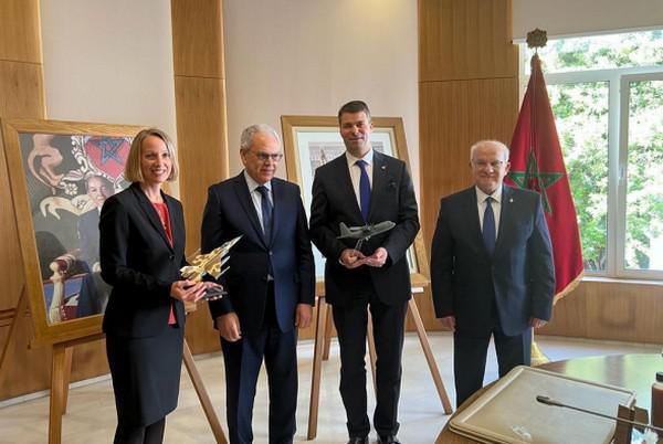 Ms. Danya Trent (LM) - M. Abdeltif Loudyi (Maroc) – M. Stéphane Burton (Blueberry Group) - M. Dennys Plessas (LM)