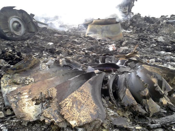 Un B777 de Malaysia Airlines s'écrase entre l'Ukraine et la Russie avec 295 personnes à son bord