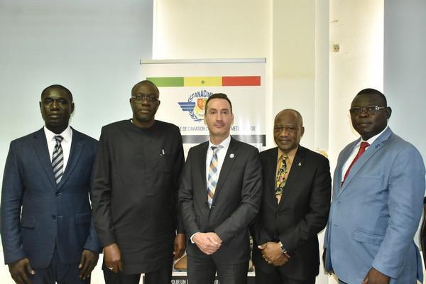 Sidy Gueye (2ème à gauche), Directeur général de l’ANACIM, avec l'équipe chargée de l'audit