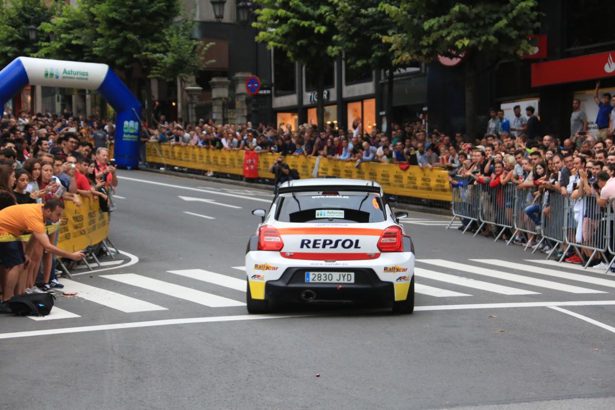 A massive exit ceremony heats the 55th edition of the Rally