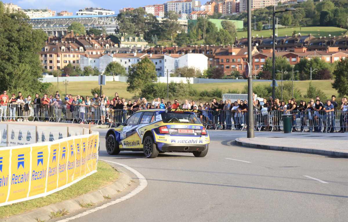 Sólo Iván Ares hace sombra a Cohete Sólo Iván Ares hace sombra a Cohete