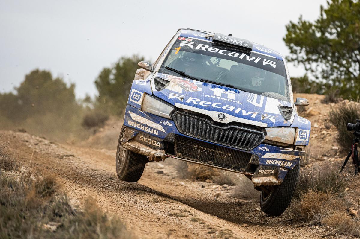Efrén Llarena y Sara Fernández se coronan en Lorca. Primeros líderes del SuperCER. Efrén Llarena y Sara Fernández se coronan en Lorca. Primeros líderes del SuperCER.