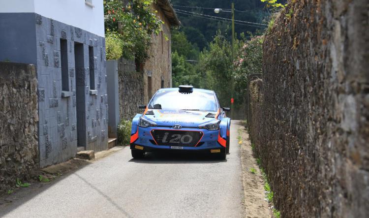 TC 3 | Ares marca su primer scratch y amenaza el liderazgo de Cohete