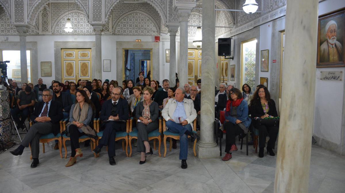 تونس. تقديم كتاب "الصوفية والتدريب" للمغربي محسن عيوش والبلجيكية باتريسيا لامبير تونس. تقديم كتاب "الصوفية والتدريب" للمغربي محسن عيوش والبلجيكية باتريسيا لامبير