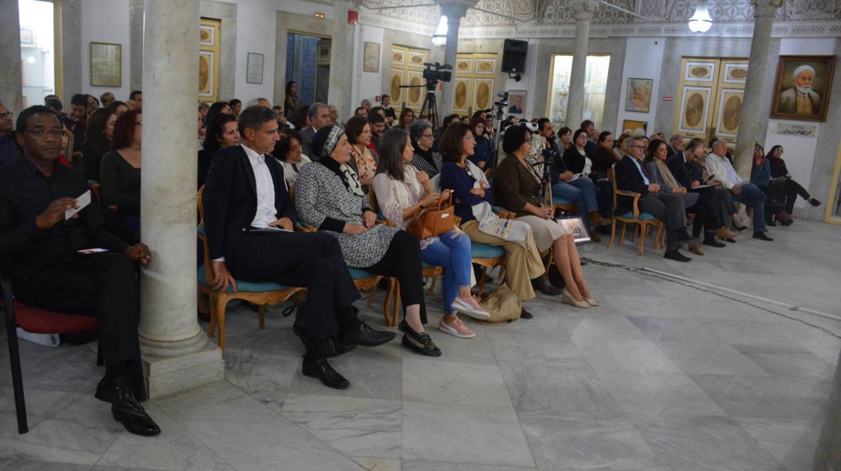 تونس. تقديم كتاب "الصوفية والتدريب" للمغربي محسن عيوش والبلجيكية باتريسيا لامبير تونس. تقديم كتاب "الصوفية والتدريب" للمغربي محسن عيوش والبلجيكية باتريسيا لامبير