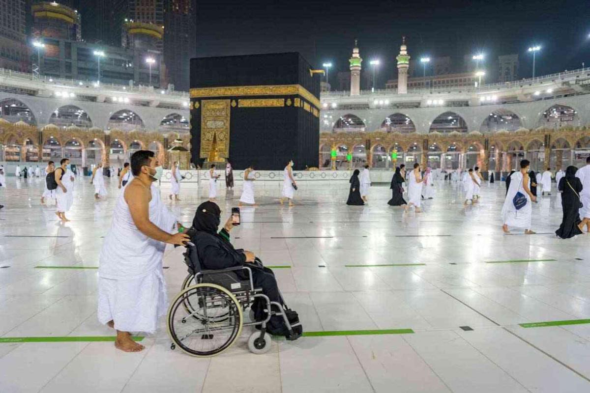  المعتمرون عادوا إلى مكة في شكل محدود