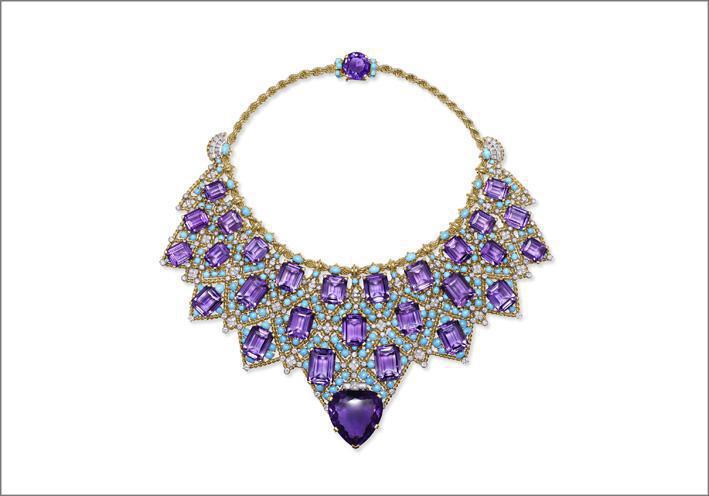 مجوهرات "كارتييه" استلهمت فنون الإسلام واستمدت منها الحداثة