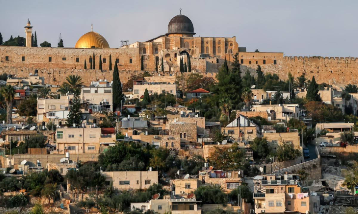قرار رئيس اسرائيل إشعال الشمعة الأولى لعيد الانوار في الحرم الابراهيمي يثير غضب حماس