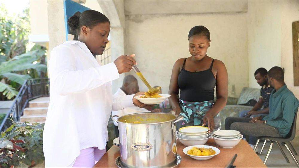  حساء "جومو" نجم موائد الهايتيين في رأس السنة ورمز انعتاقهم من العبودية 