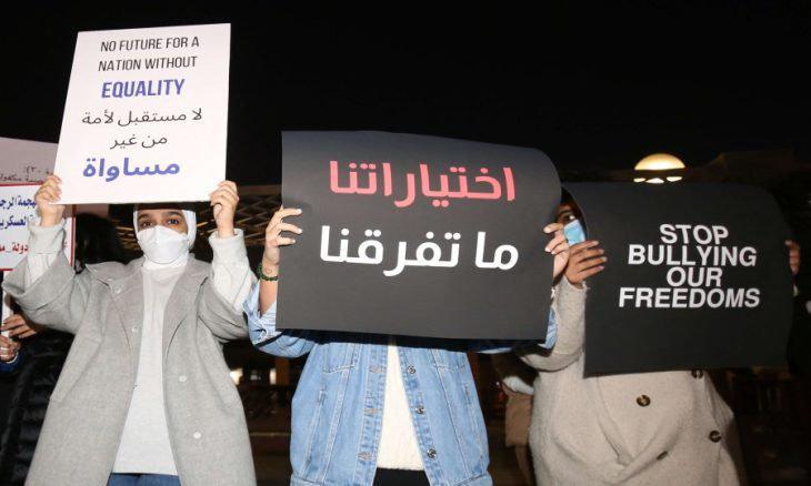 قواعد الالتحاق بالجيش تثير غضب النساء في الكويت