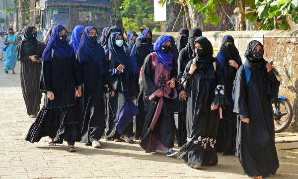 محكمة هندية تؤيد حظر الحجاب في المدارس في ولاية جنوبية
