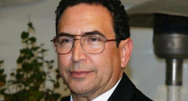 العالم الفيزيائي محمد الاوسط العياري يوقع كتابه "براء" المتعلق بتوحيد التقويمات الخاصة بالأعياد والمناسبات الدينية