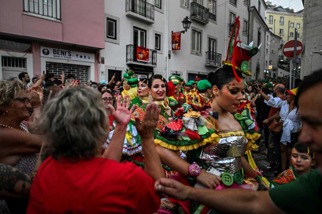 لشبونة تستأنف احتفالات عيد القديس أنطونيوس بعد توقف عامين جراء الجائحة