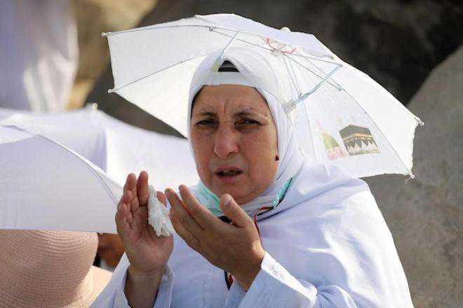 الحر الشديد تحد إضافي للحجاج في السعودية الحر الشديد تحد إضافي للحجاج في السعودية