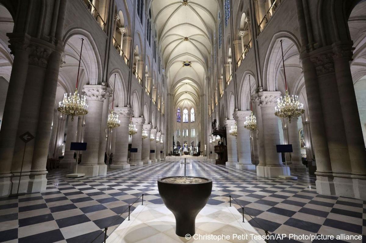 كاتدرائية نوتردام تفتح أبوابها من جديد: لحظة تاريخية تنتظرها باريس كاتدرائية نوتردام تفتح أبوابها من جديد: لحظة تاريخية تنتظرها باريس