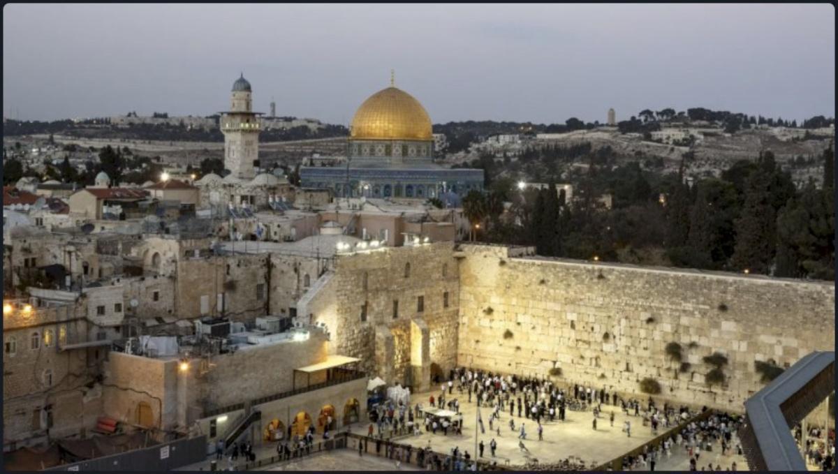 أعمال ترميم عاجلة في حائط البراق الصغير تثير جدلاً في القدس القديمة أعمال ترميم عاجلة في حائط البراق الصغير تثير جدلاً في القدس القديمة