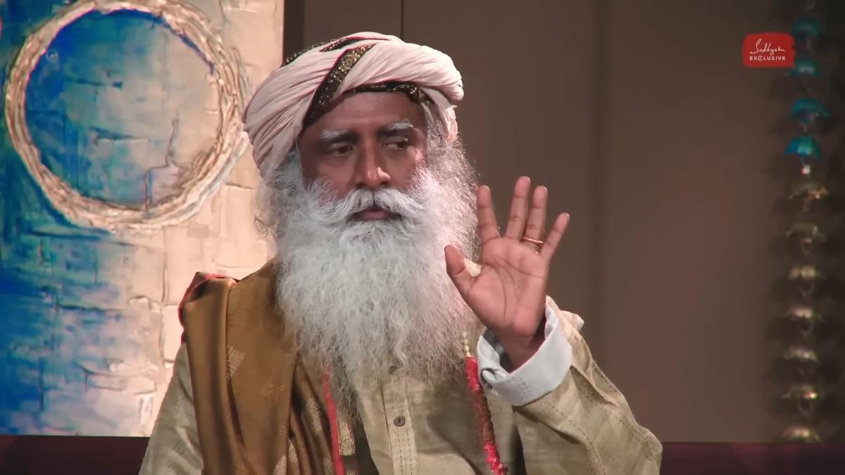 ​تحكم في عقلك واكتشف عمق الحياة: تقنية فريدة من سادغورو