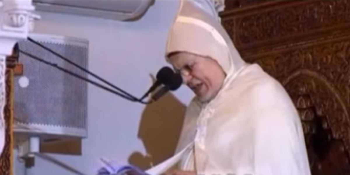 إمام مسجد حسان بالرباط يتعرّض لوعكة صحية وسط ذهول المصلين
