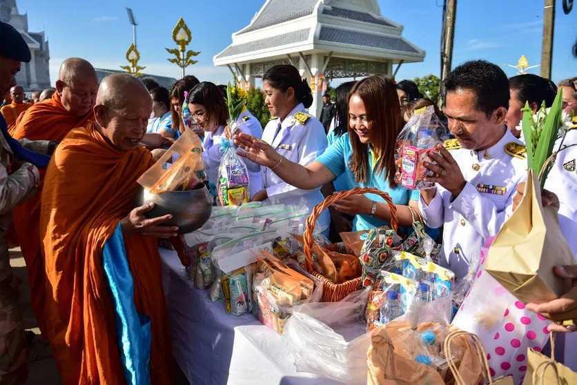 تايلاند: فضائح تضرب صورة الرهبان البوذيين دون أن تهز إيمان المجتمع البوذي