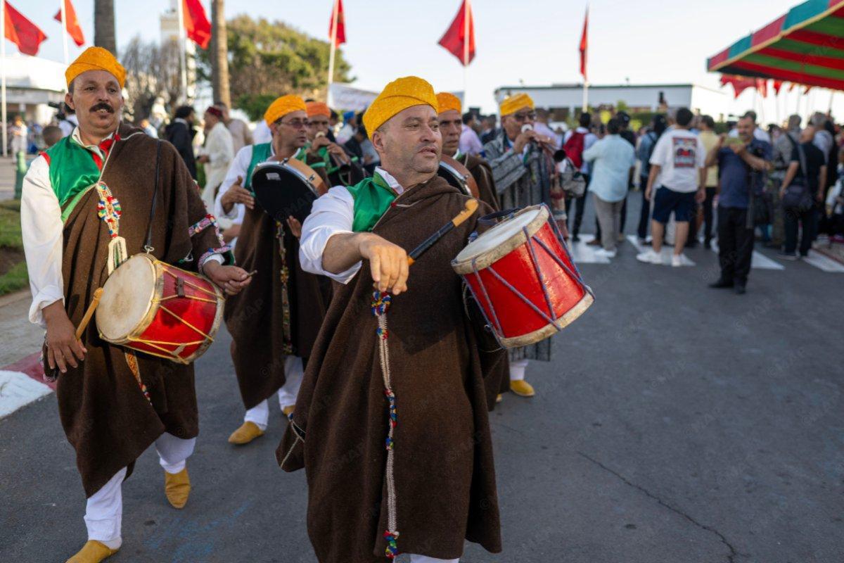 موكب الشموع بسلا.. بين الذاكرة الروحية والإبداع الفني 