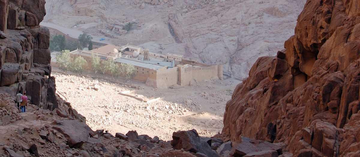 انتخاب سيميون بابادوبولوس رئيسًا جديدًا لدير سانت كاترين في سيناء بعد أزمة قيادة
