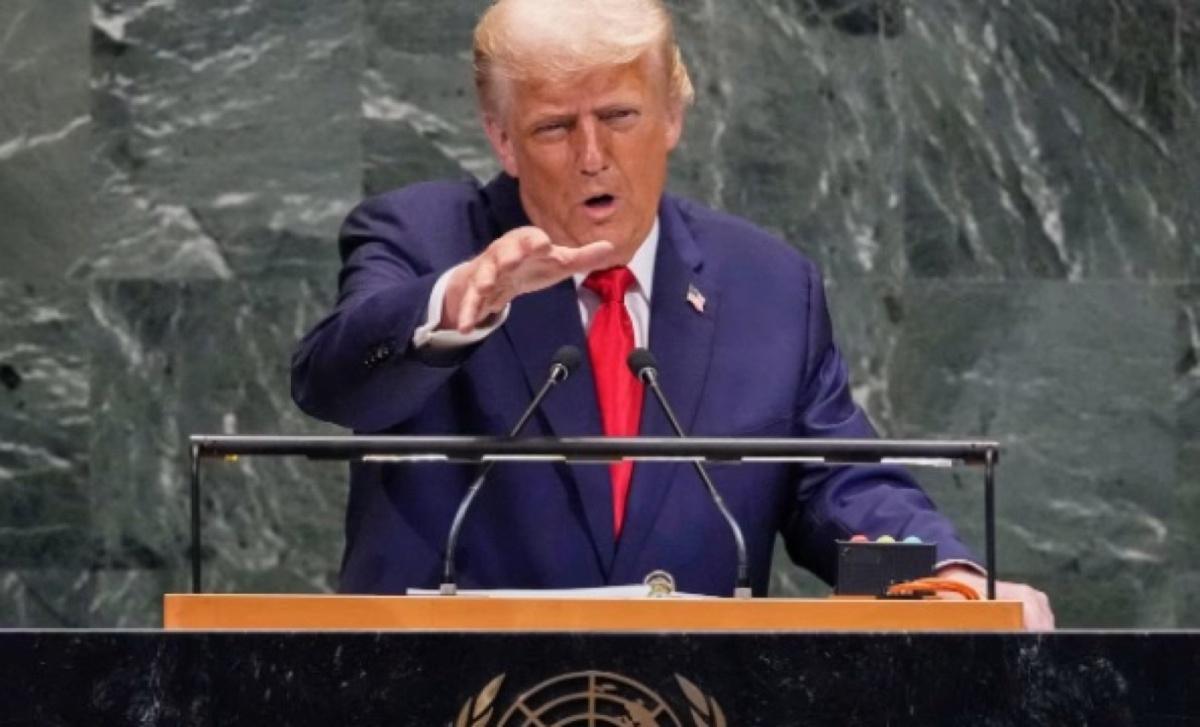 ترامب يعتبر المسيحية "أكثر الديانات تعرضاً للاضطهاد" ويدعو لحماية حرية التعبير والحرية الدينية ترامب يعتبر المسيحية "أكثر الديانات تعرضاً للاضطهاد" ويدعو لحماية حرية التعبير والحرية الدينية