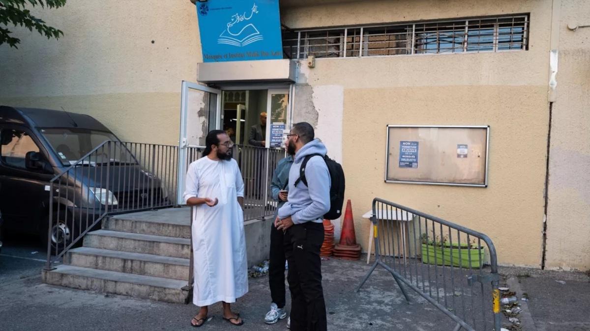 السلطات الفرنسية تتجه لإغلاق مسجد في مرسيليا بتهمة "التطرف"