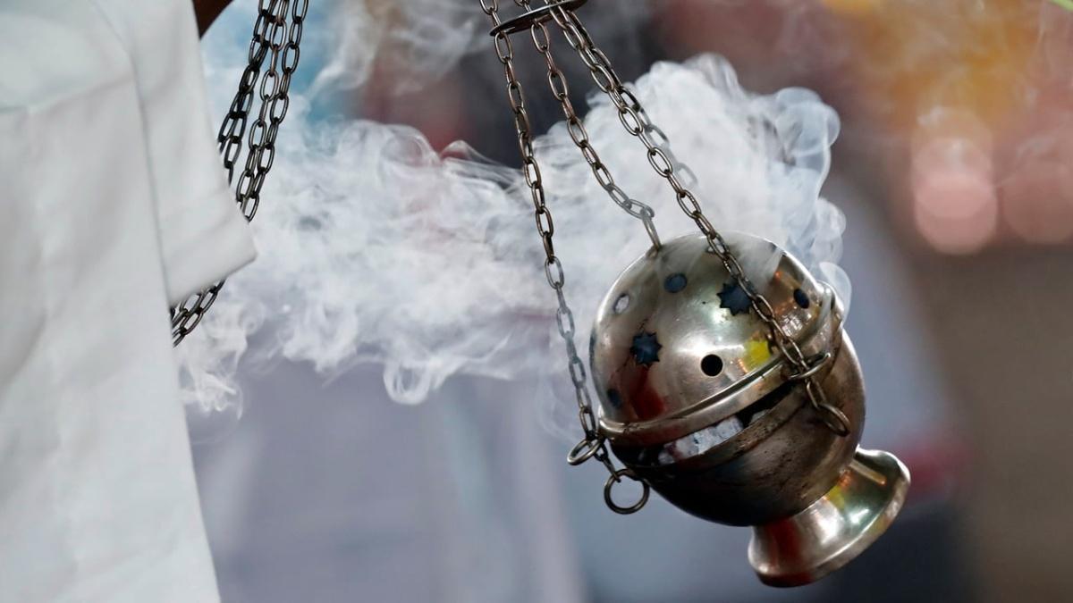 "طقوس للحياة": كتاب جديد يستكشف معنى الشعائر في العصر الحديث "طقوس للحياة": كتاب جديد يستكشف معنى الشعائر في العصر الحديث