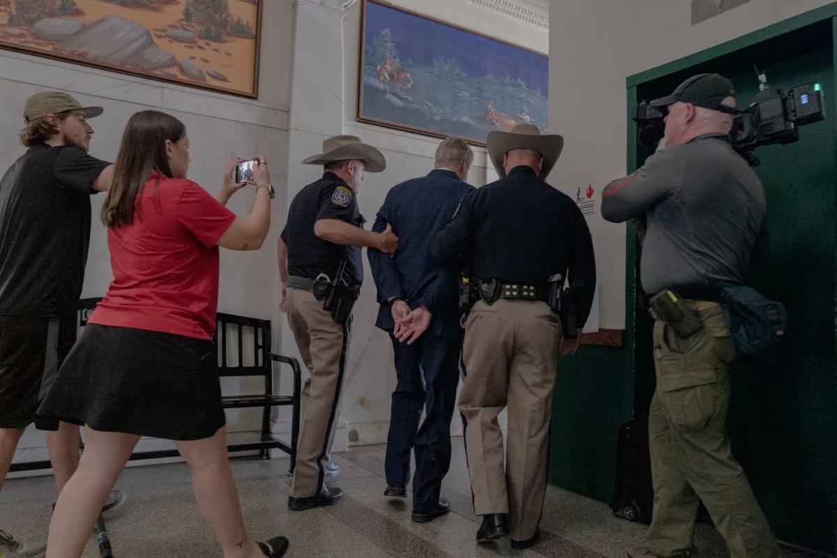 إدانة مؤسس كنيسة أمريكية كبرى في قضية اعتداء جنسي على قاصر