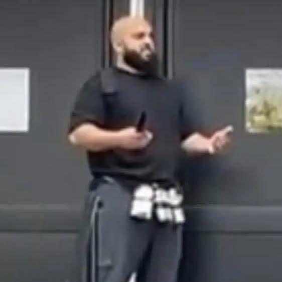 هجوم دامٍ على كنيس مانشستر: بريطانيا تواجه موجة جديدة من معاداة السامية هجوم دامٍ على كنيس مانشستر: بريطانيا تواجه موجة جديدة من معاداة السامية