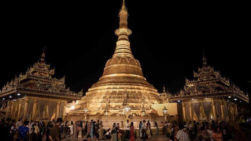 مقتل 40 شخصاً في قصف جوي على مهرجان بوذي في ميانمار مقتل 40 شخصاً في قصف جوي على مهرجان بوذي في ميانمار