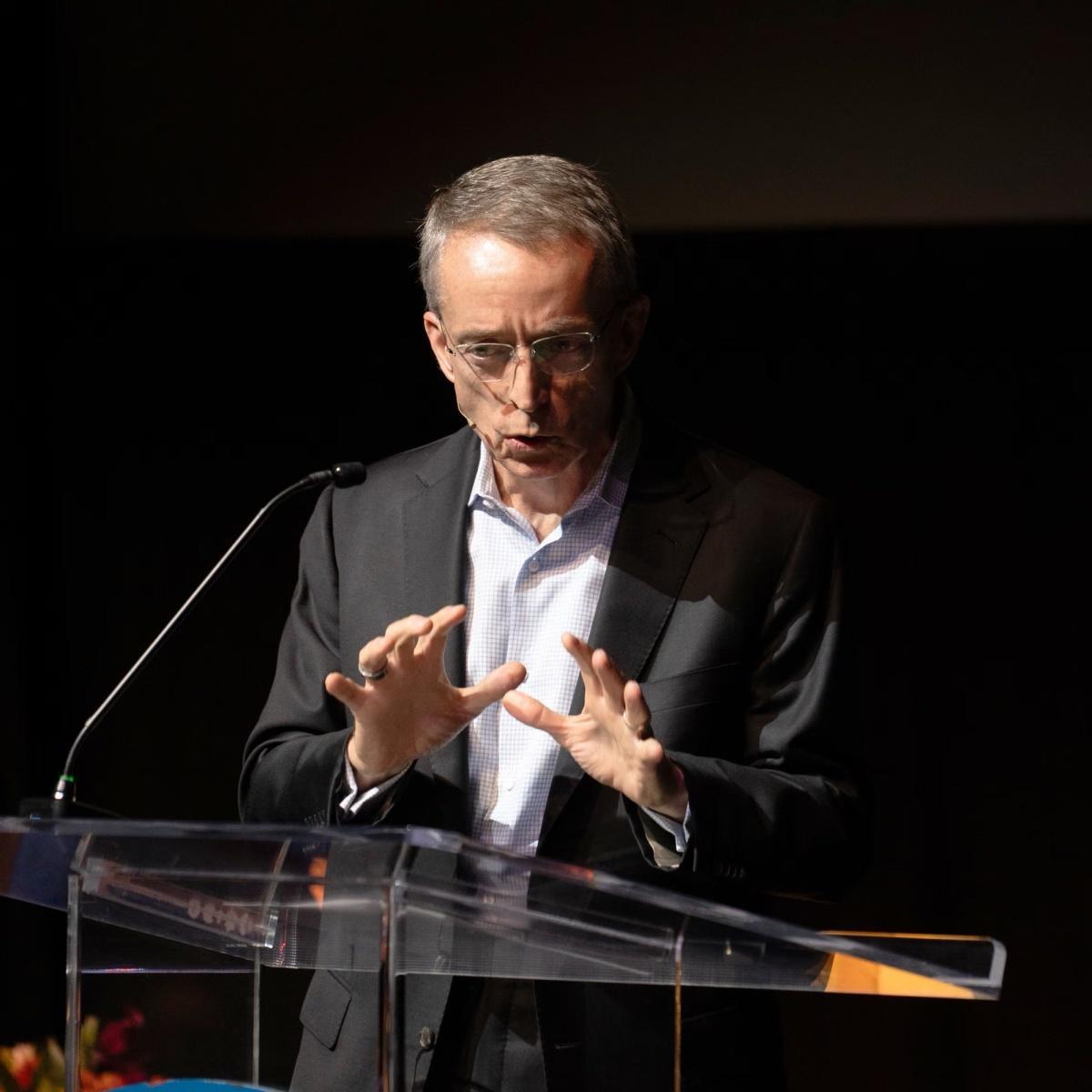 باتريك غِلسِنغِر، الرئيس التنفيذي لـ«Gloo»: تكنولوجيا وادي السيليكون لـ «التعجيل بعودة المسيح» باتريك غِلسِنغِر، الرئيس التنفيذي لـ«Gloo»: تكنولوجيا وادي السيليكون لـ «التعجيل بعودة المسيح»