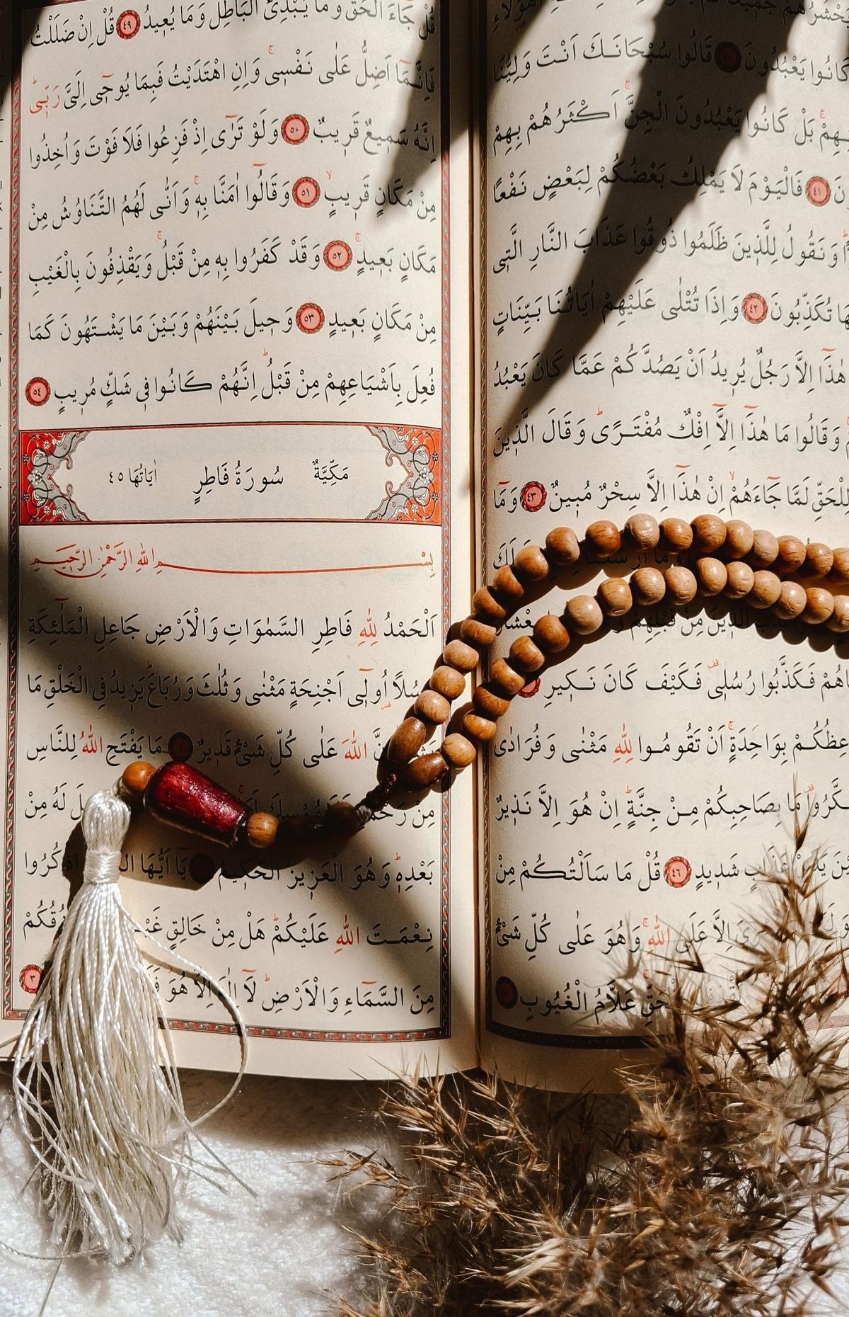  الإسلام والبوذية: رؤى متقاطعة في الحوار الديني المعاصر