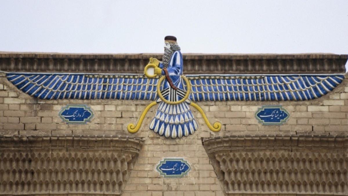 زرتوشت نو ديسو: ذكرى رحيل زرادشت في التقويم الديني الزرادشتي زرتوشت نو ديسو: ذكرى رحيل زرادشت في التقويم الديني الزرادشتي