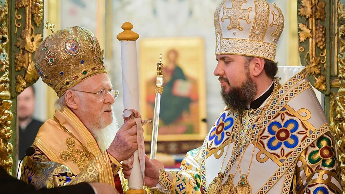 أوكرانيا في قلب الانقسام الكنسي: حين تتحول الحرب إلى صراع على روح الكنيسة