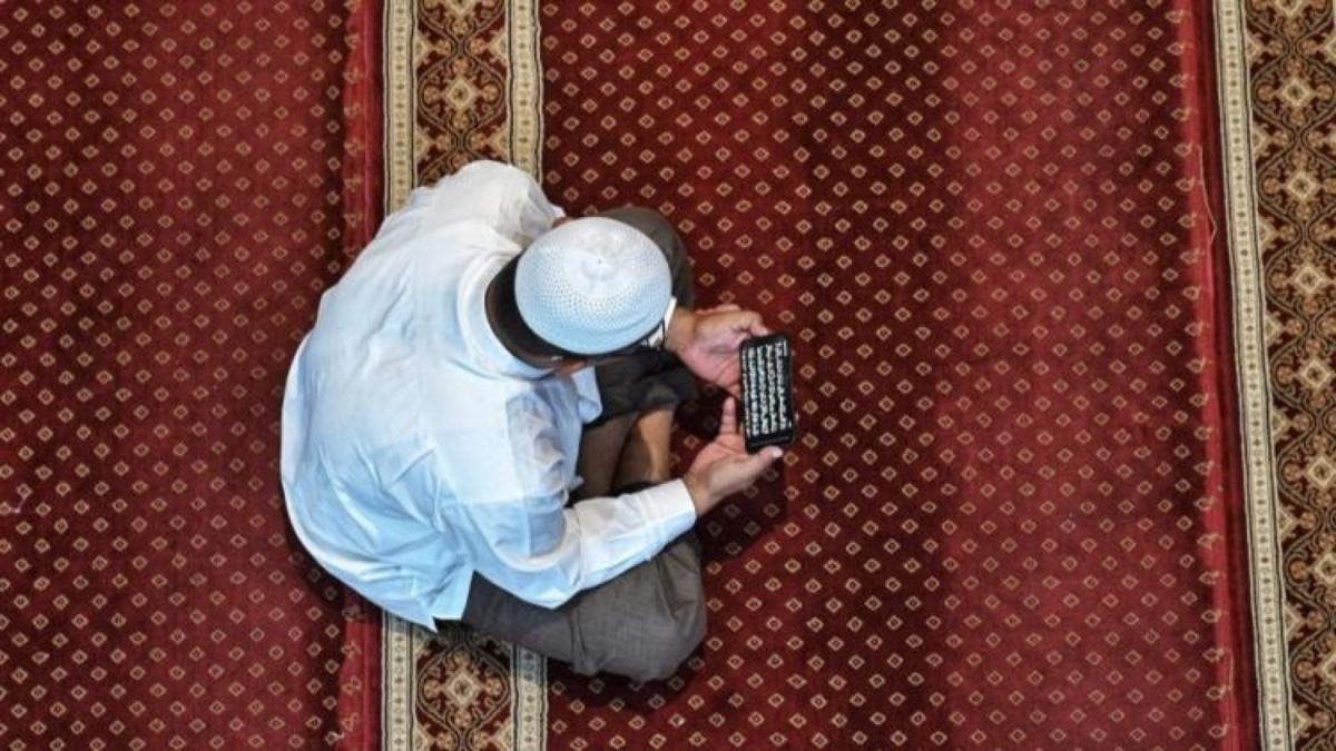 الفتاوى الرقمية: كيف تتمدّد السلفية في الفضاء الإلكتروني