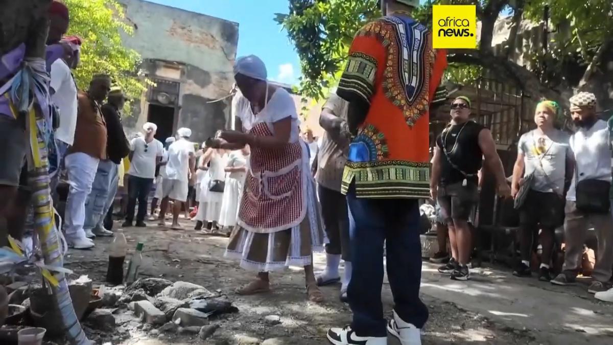 طقوس السانترية في كوبا.. صلوات من أجل السلام وسط التوتر مع واشنطن طقوس السانترية في كوبا.. صلوات من أجل السلام وسط التوتر مع واشنطن