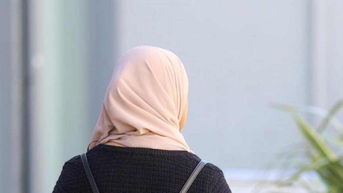 الحجاب في العمل: محكمة لييج تؤيد حظر بلدية أنس