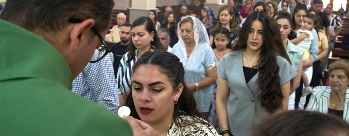 صوت كاهن تايبه: بقاء المسيحيين يمنع حرباً دينية صوت كاهن تايبه: بقاء المسيحيين يمنع حرباً دينية