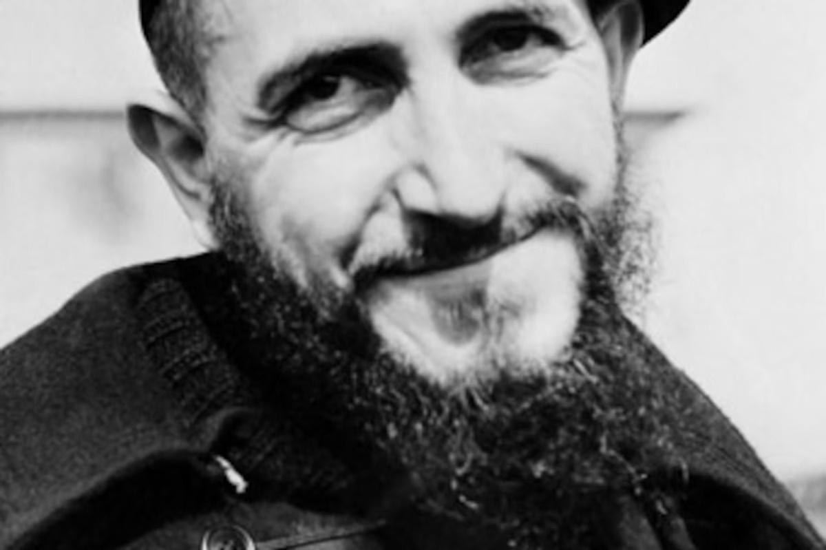 كتاب «صمت مقدَّس. لماذا صمتنا؟ » : كيف تمَّ تقديس صورة الأب بيار وتجاهل ضحاياه؟ كتاب «صمت مقدَّس. لماذا صمتنا؟ » : كيف تمَّ تقديس صورة الأب بيار وتجاهل ضحاياه؟